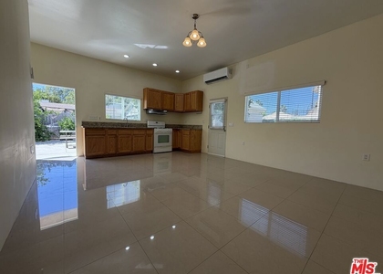 14213 Califa Street - Photo 1