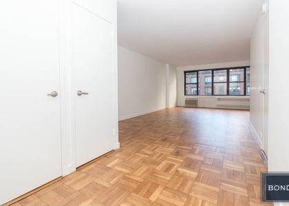 Fourth Avenue - Photo 1
