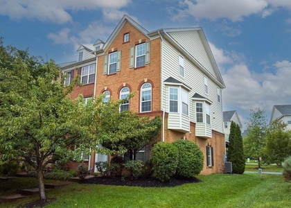 23099 Sunbury Street - Photo 1