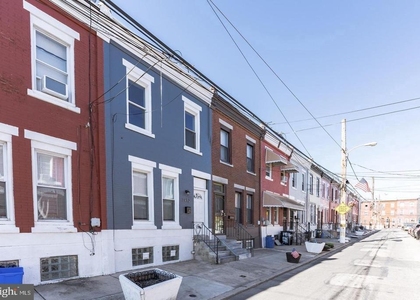 1912 Fontain Street - Photo 1