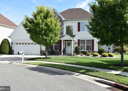 904 Sweet Briar Circle - Photo 1