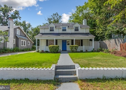 820 Philadelphia Avenue - Photo 1