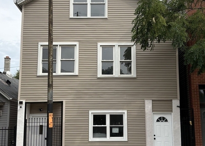 1635 N Kedzie Avenue - Photo 1