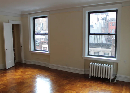 West 55th Street - Photo 1