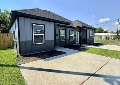 612 E Houston Avenue - Photo 1