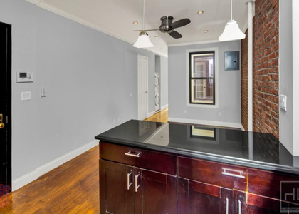 West 52nd Street - Photo 1