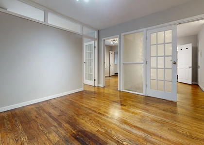 East 58 Street - Photo 1