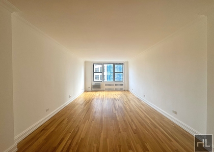 West 13 Street - Photo 1