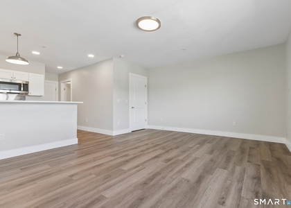 256 Captain Thomas Boulevard - Photo 1