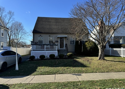 425 Huntington Road - Photo 1