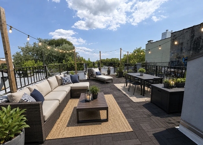 Bedford Avenue - Photo 1