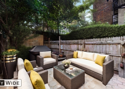 320 East 93rd Street - Photo 1