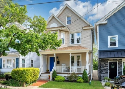 52 Madison St - Photo 1