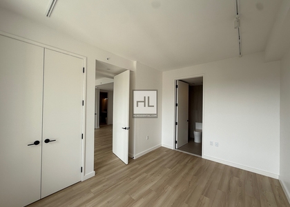 4 Avenue - Photo 1