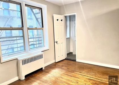 East 58 Street - Photo 1