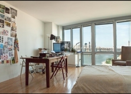 Center Boulevard - Photo 1