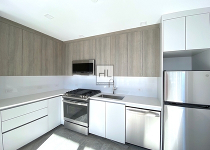 Third Avenue - Photo 1