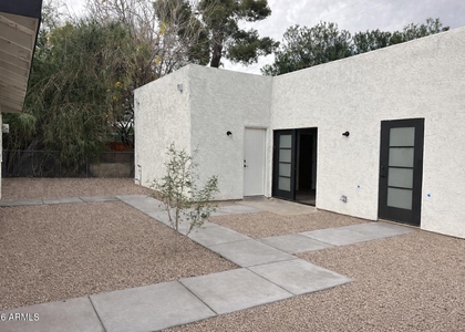 1324 E Hall Street - Photo 1