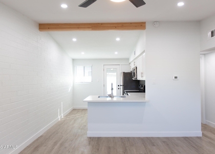 1605 E Montebello Avenue - Photo 1