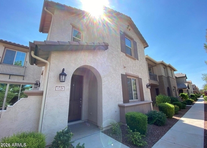 3726 E Angstead Drive - Photo 1