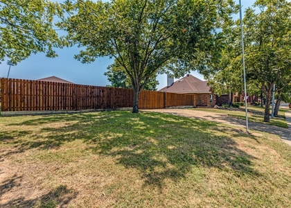 204 N W A Allen Boulevard - Photo 1