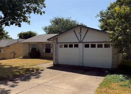 910 Shenandoah Drive - Photo 1