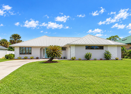 1309 Se Coral Reef Street - Photo 1
