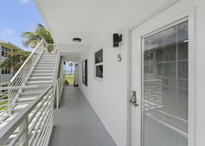 1041 Hillsboro Mile - Photo 1