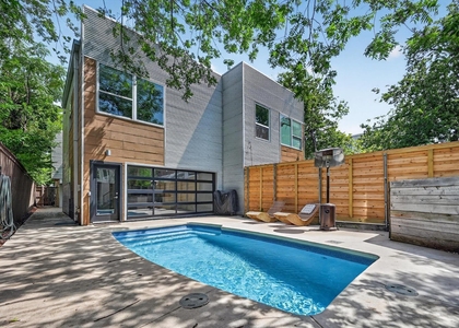 4413 Roseland Avenue - Photo 1