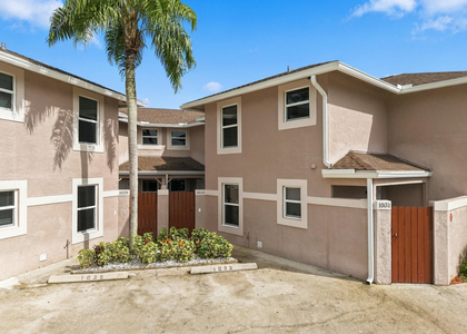 1033 Goldenrod Road - Photo 1