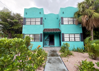710 Palm Street - Photo 1