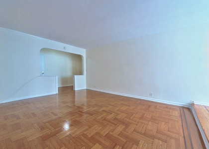  East 24th Street - Photo 1