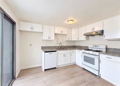 5640 Riverside Dr - Photo 1