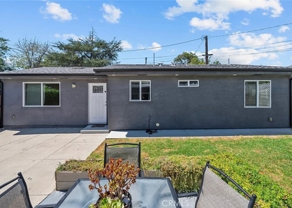 1525 N Screenland Drive - Photo 1