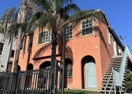 138 N Mariposa Avenue - Photo 1