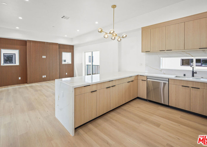 11010 Hortense Street - Photo 1