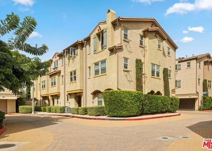 14122 W Willow Lane - Photo 1