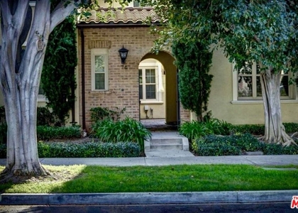 74 Townsend - Photo 1