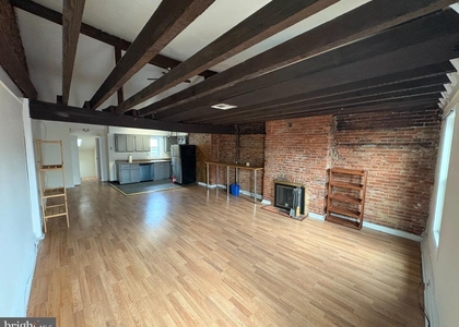 631 Catharine Street - Photo 1