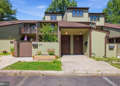 27 Darien - Photo 1