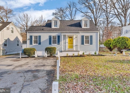6212 Suitland Road - Photo 1