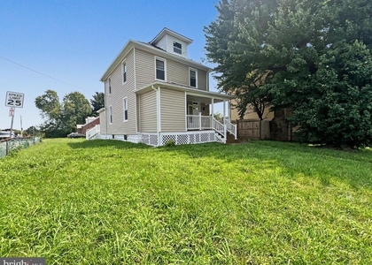 5900 Hamilton Avenue - Photo 1