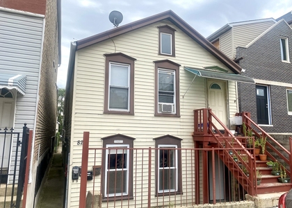 829 W 33rd Street - Photo 1