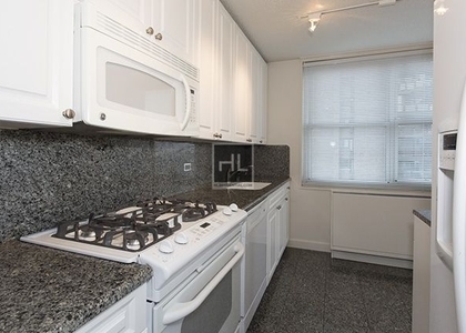 York Avenue - Photo 1