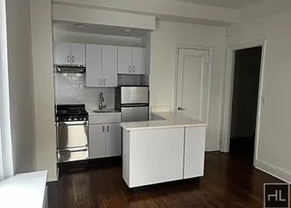 East 46 Street - Photo 1