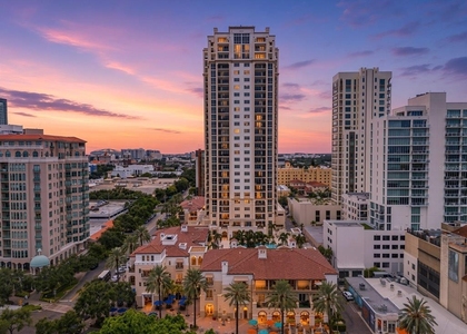 300 Beach Drive Ne - Photo 1