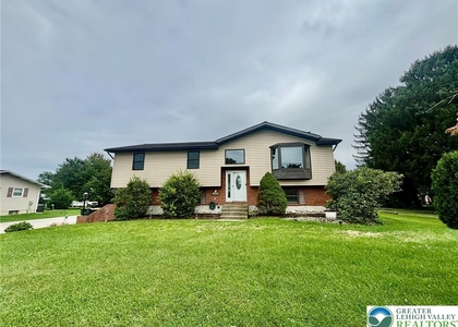 8740 Breiningsville - Photo 1