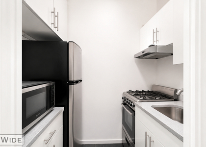 315 West 15th Street - Photo 1