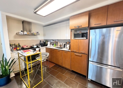 West 42nd Street - Photo 1