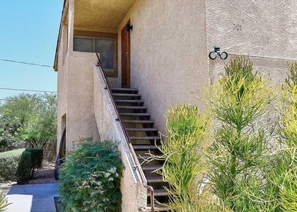 532 W 9th Street - Photo 1